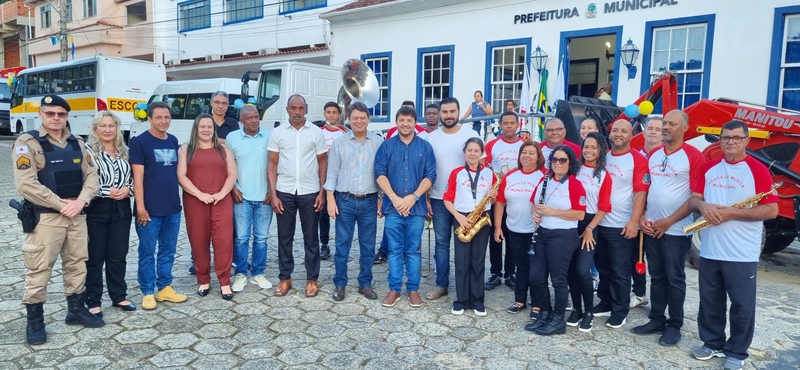 Frota modernizada como nunca: evento marca maior entrega de máquinas e veículos da história de Simão Pereira 